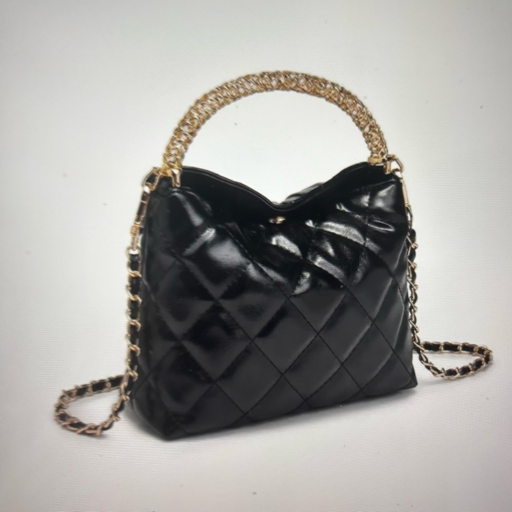 Urban Expressions Staci Black Quilted Crossbody Bag - Picture 3 of 5